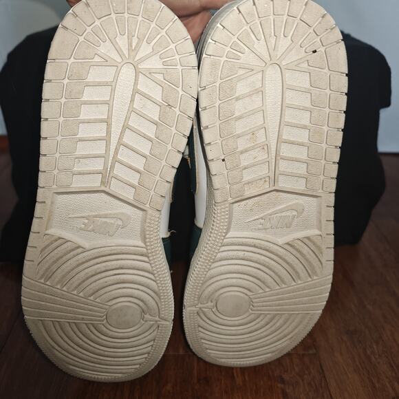 AIR JORDAN 1 MID SE (GS) White Oxidized Green Sail Size 6Y Excellent Condition - Picture 7 of 14